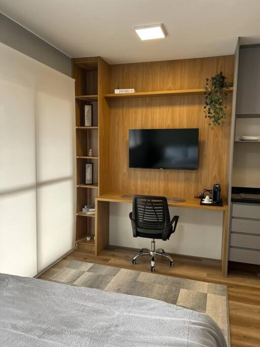 Completo A 230m Do Metro Brooklin Apartamento